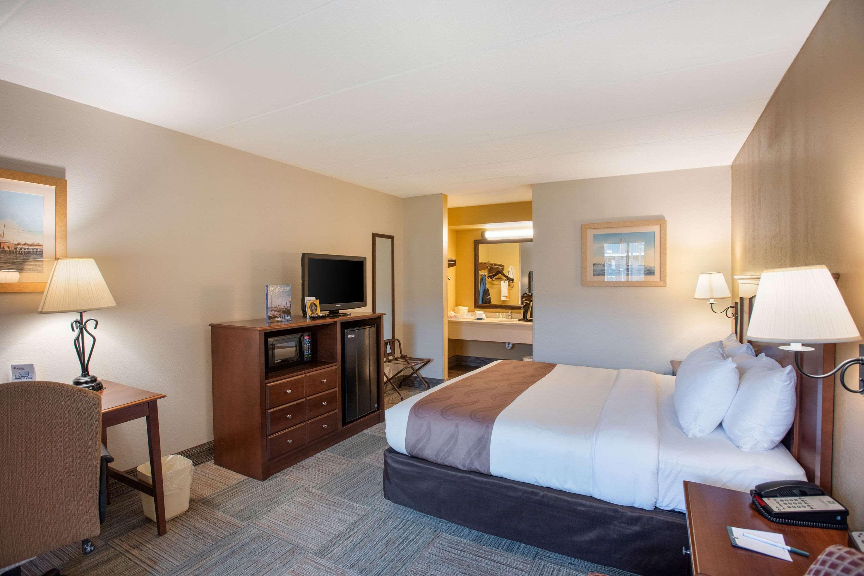 Quality Inn Истон Экстерьер фото