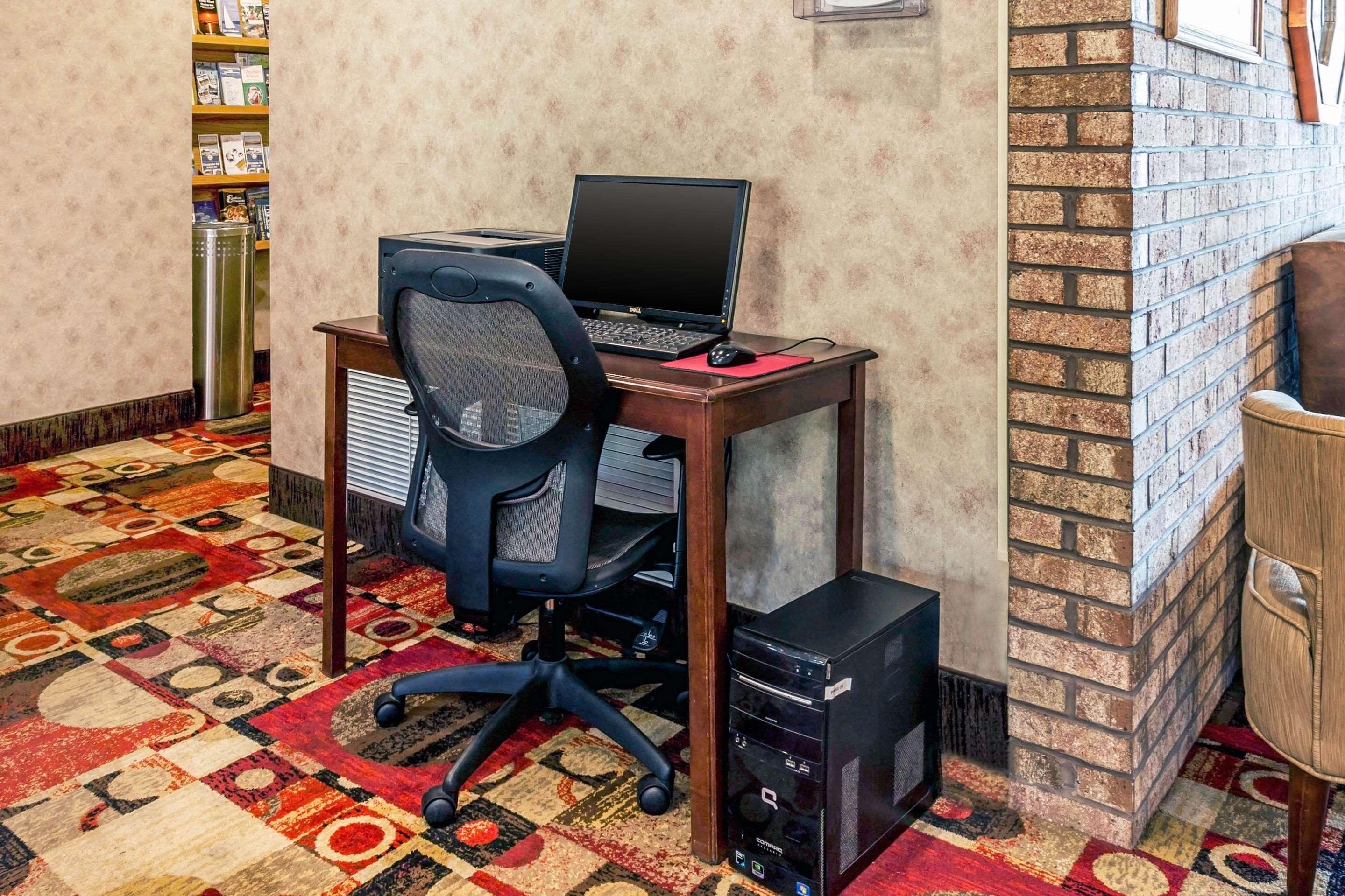Quality Inn Истон Экстерьер фото