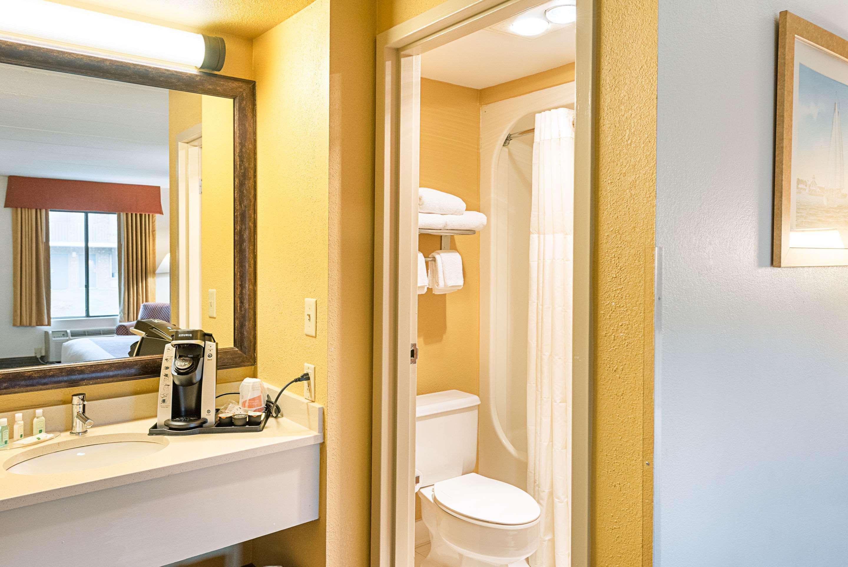 Quality Inn Истон Экстерьер фото